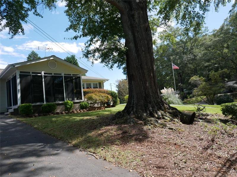 Image for property 11 ELM Circle, Newnan, GA 30263