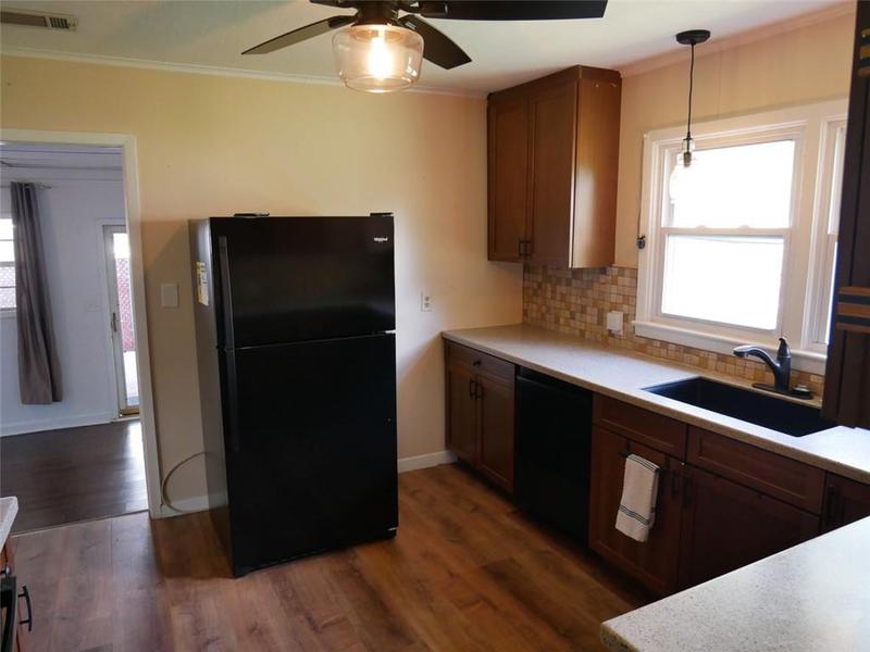 Image for property 11 ELM Circle, Newnan, GA 30263