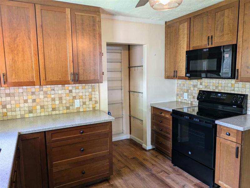 Image for property 11 ELM Circle, Newnan, GA 30263