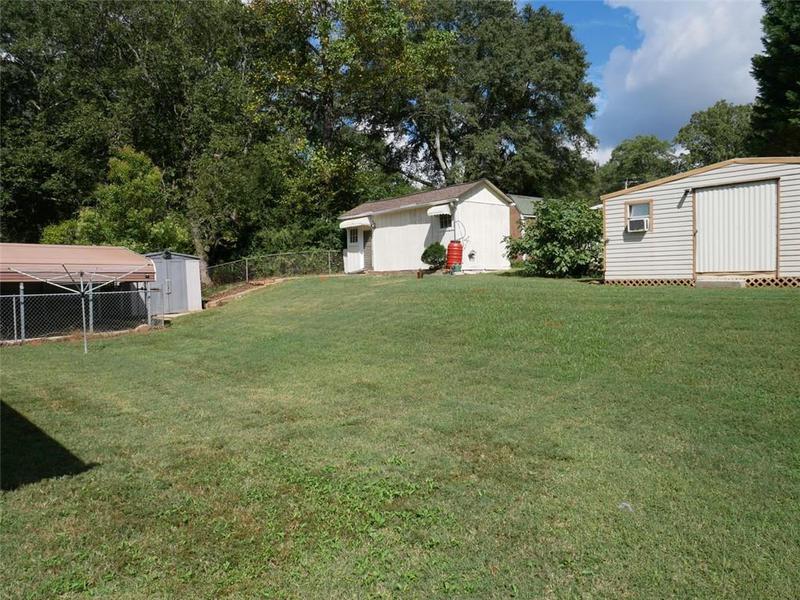 Image for property 11 ELM Circle, Newnan, GA 30263
