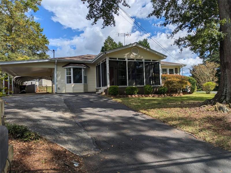 Image for property 11 ELM Circle, Newnan, GA 30263