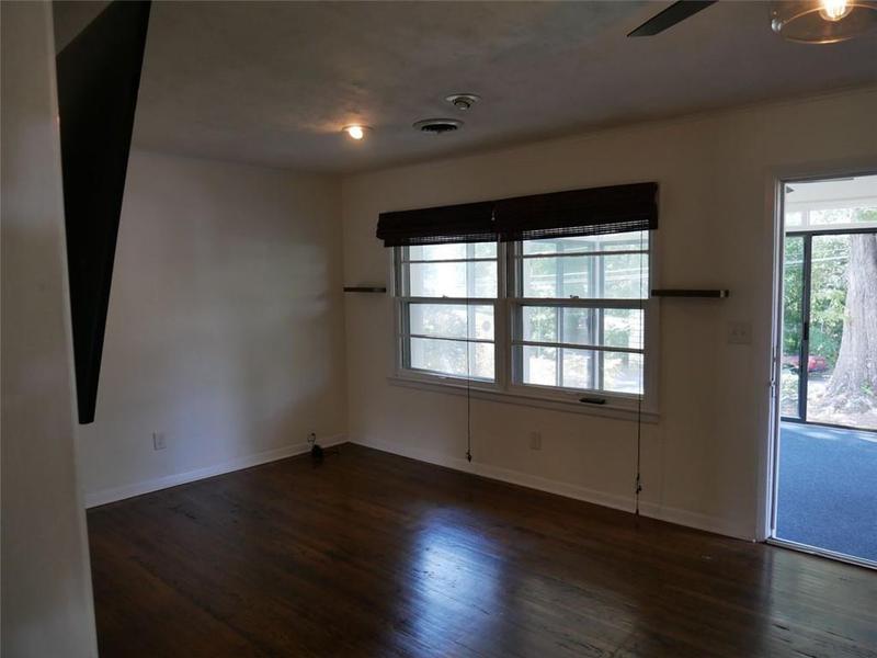 Image for property 11 ELM Circle, Newnan, GA 30263