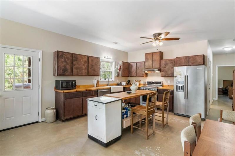 Image for property 7750 ATLANTA NEWNAN Road, Chattahoochee Hills, GA 30268