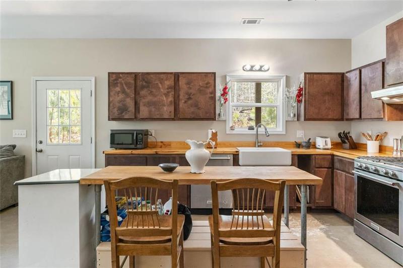 Image for property 7750 ATLANTA NEWNAN Road, Chattahoochee Hills, GA 30268