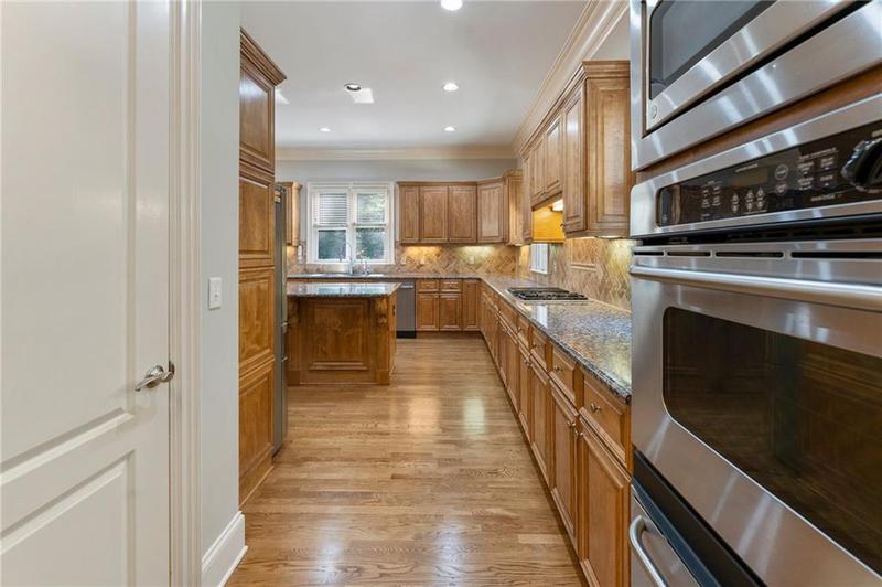 Image for property 1720 Buckhead Valley Lane, Brookhaven, GA 30324