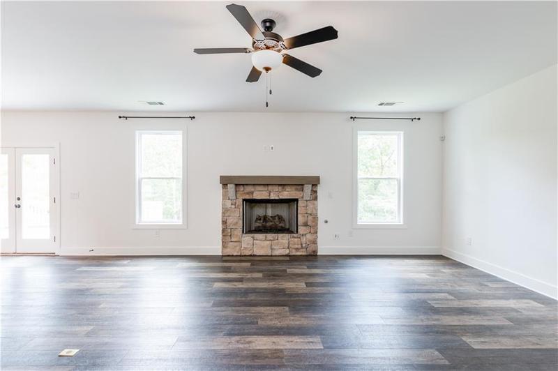 Image for property 11 Bluff Court, Cartersville, GA 30120