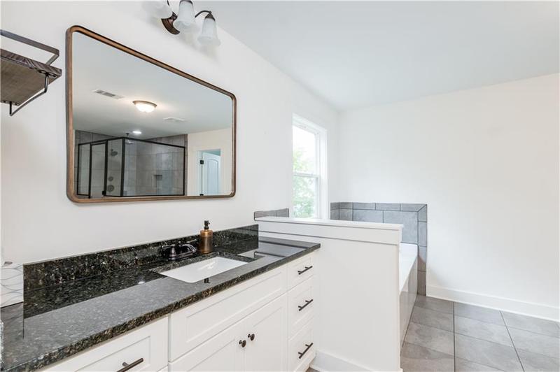 Image for property 11 Bluff Court, Cartersville, GA 30120