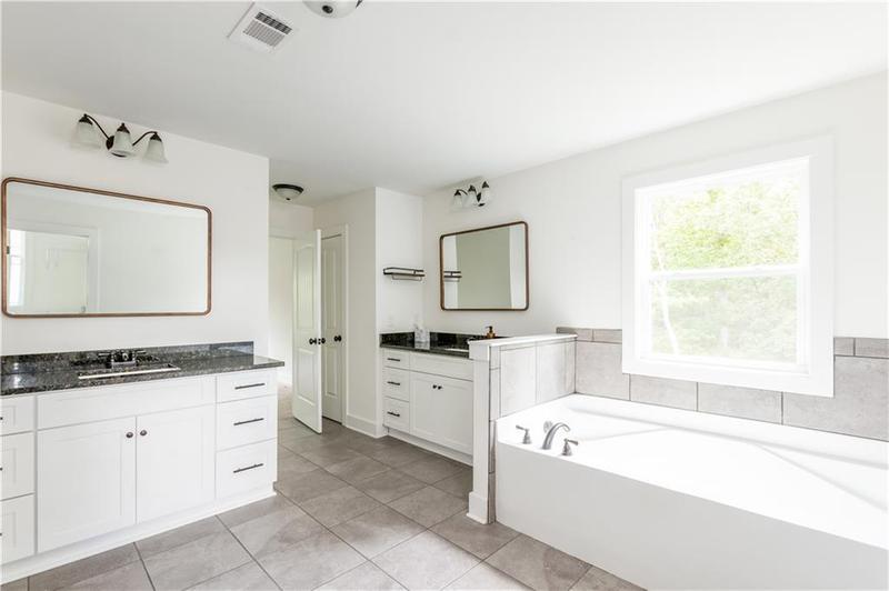 Image for property 11 Bluff Court, Cartersville, GA 30120