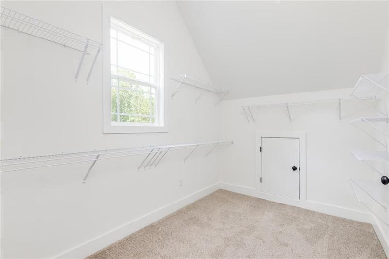 Image for property 11 Bluff Court, Cartersville, GA 30120