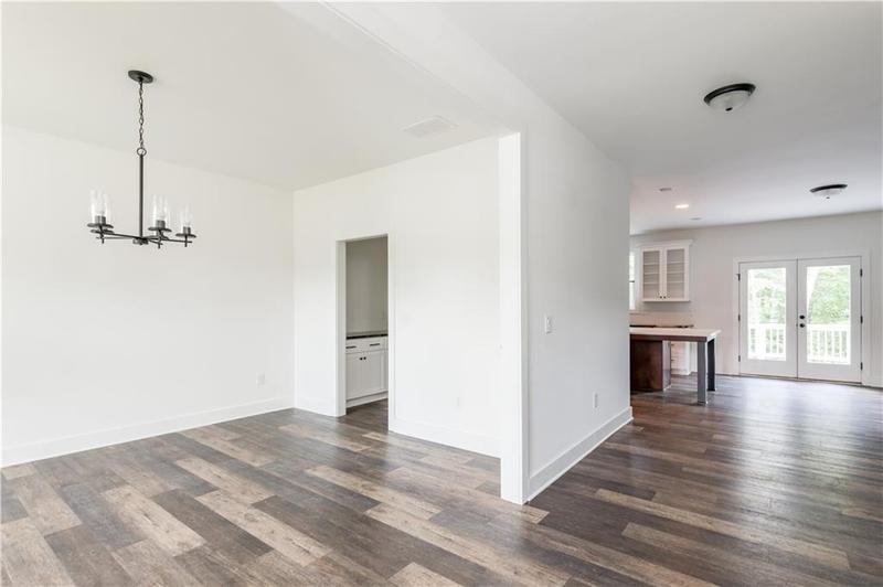 Image for property 11 Bluff Court, Cartersville, GA 30120