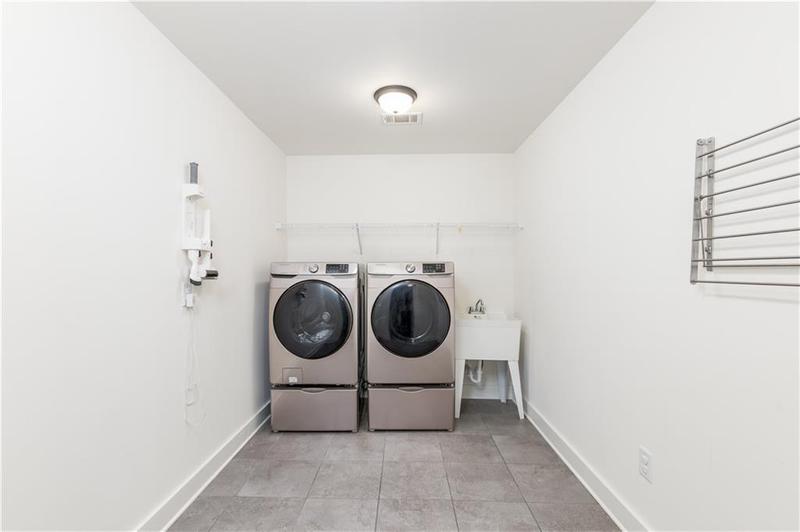 Image for property 11 Bluff Court, Cartersville, GA 30120