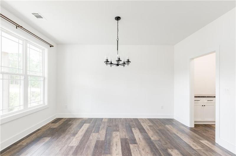 Image for property 11 Bluff Court, Cartersville, GA 30120