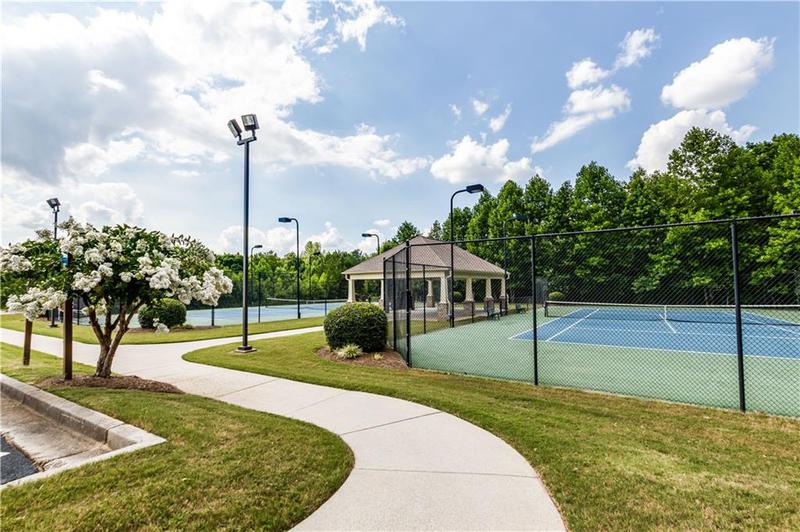 Image for property 11 Bluff Court, Cartersville, GA 30120