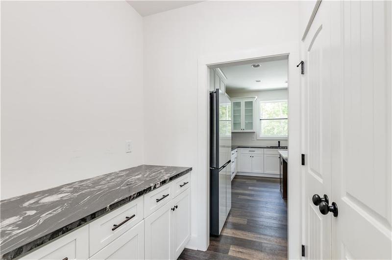 Image for property 11 Bluff Court, Cartersville, GA 30120