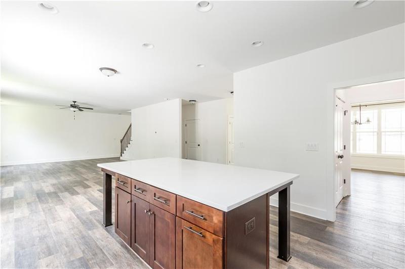 Image for property 11 Bluff Court, Cartersville, GA 30120