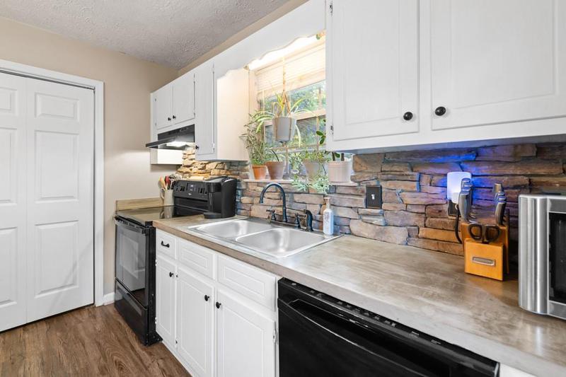 Image for property 6360 QUAIL Trail, Gainesville, GA 30506