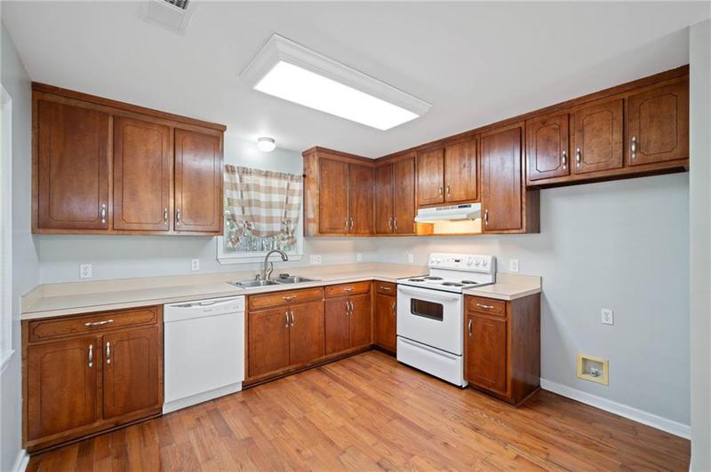 Image for property 822 Twin Mountain Lake Circle, Talking Rock, GA 30175