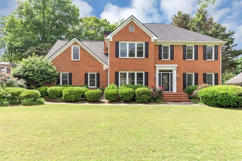 Image for property 395 Clubfield Drive, Roswell, GA 30075