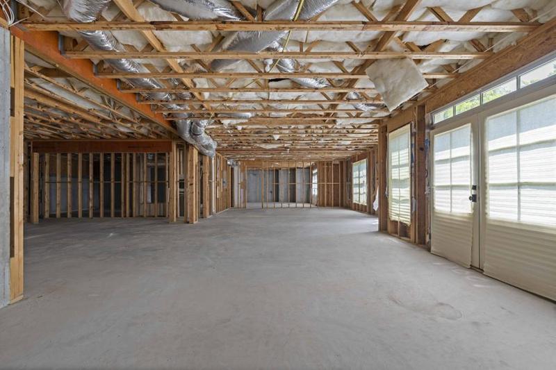 Image for property 850 Camden Park Court, Atlanta, GA 30342
