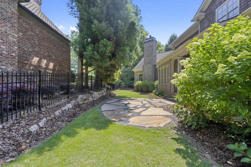 Image for property 850 Camden Park Court, Atlanta, GA 30342
