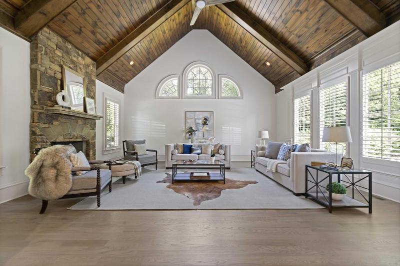 Image for property 850 Camden Park Court, Atlanta, GA 30342