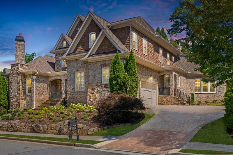 Image for property 850 Camden Park Court, Atlanta, GA 30342