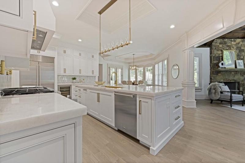 Image for property 850 Camden Park Court, Atlanta, GA 30342