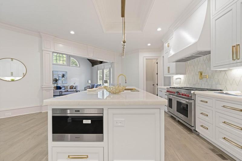 Image for property 850 Camden Park Court, Atlanta, GA 30342
