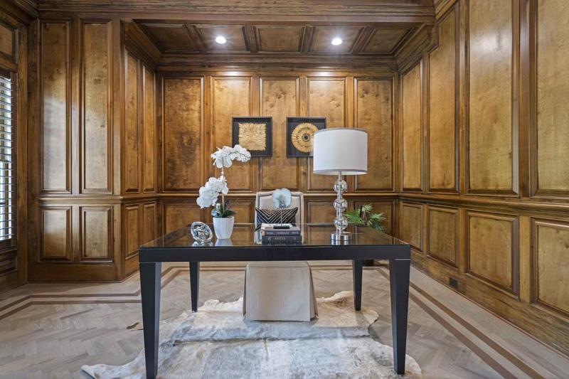 Image for property 850 Camden Park Court, Atlanta, GA 30342