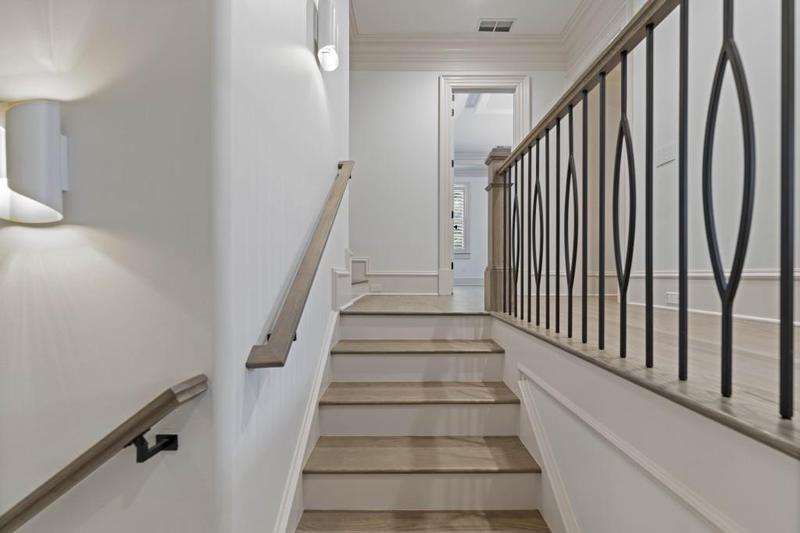 Image for property 850 Camden Park Court, Atlanta, GA 30342