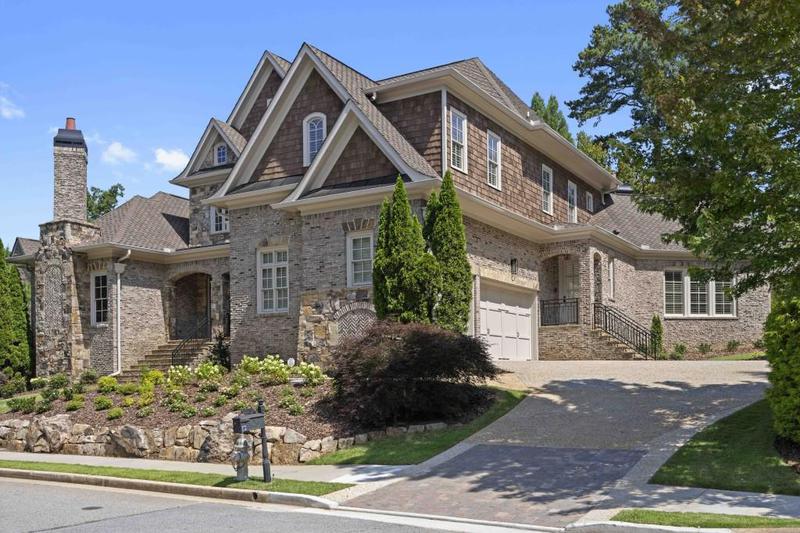 Image for property 850 Camden Park Court, Atlanta, GA 30342