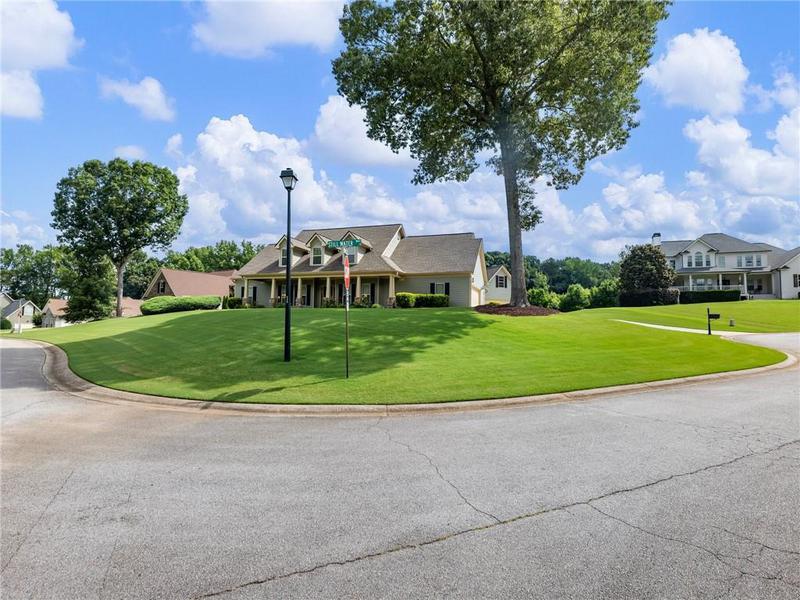Image for property 11 Stillwater Way, Hoschton, GA 30548