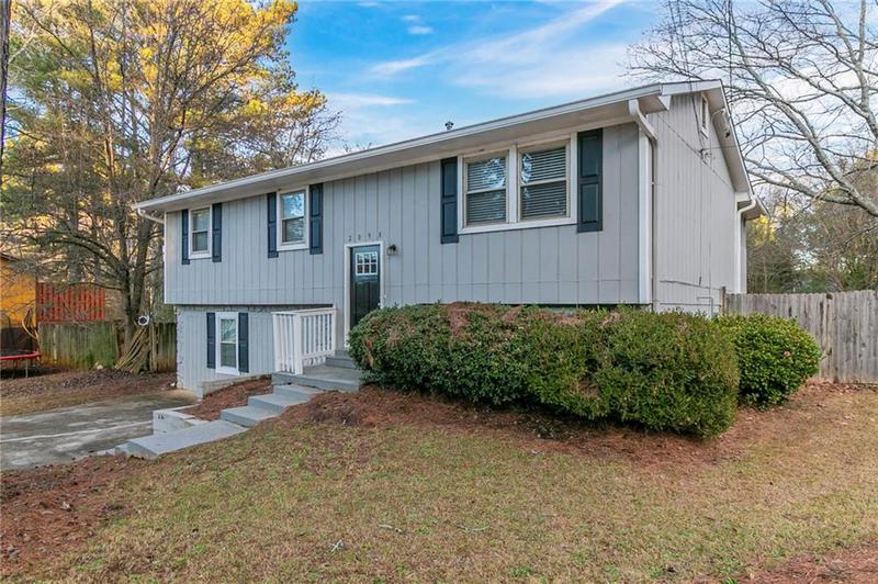 Image for property 2098 Mallard Crest, Lithonia, GA 30058
