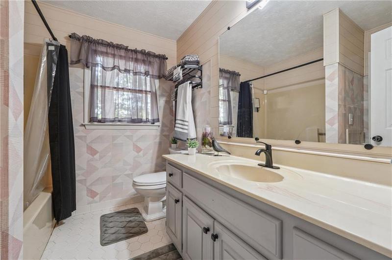 Image for property 3191 Limrick Lane, Snellville, GA 30039