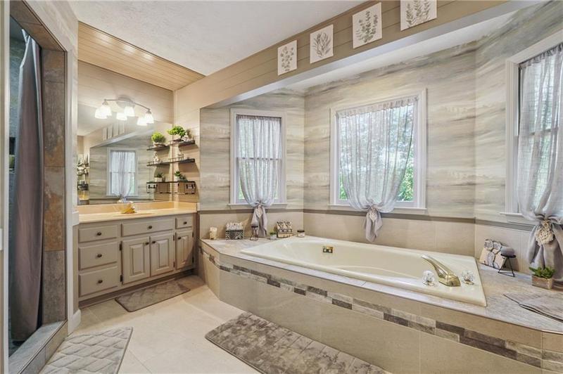 Image for property 3191 Limrick Lane, Snellville, GA 30039