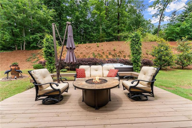 Image for property 3521 Phoenix Cove Drive, Gainesville, GA 30506