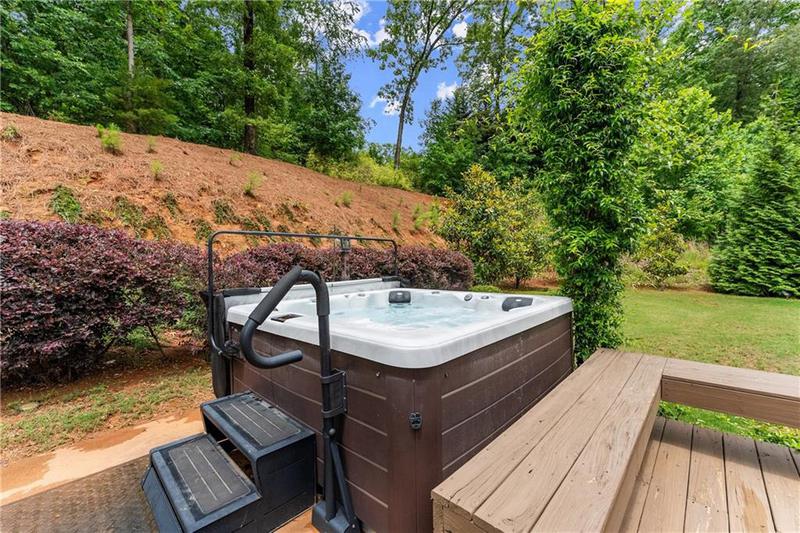 Image for property 3521 Phoenix Cove Drive, Gainesville, GA 30506