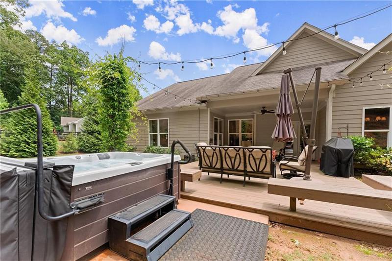 Image for property 3521 Phoenix Cove Drive, Gainesville, GA 30506