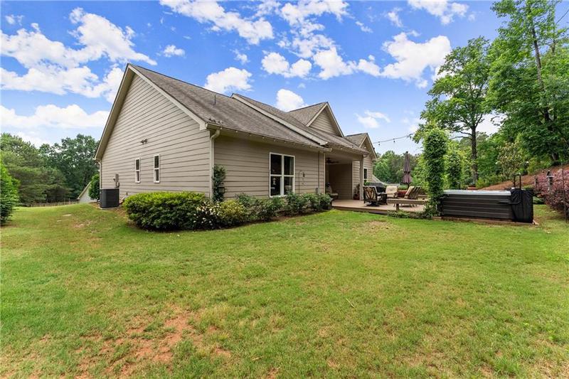Image for property 3521 Phoenix Cove Drive, Gainesville, GA 30506
