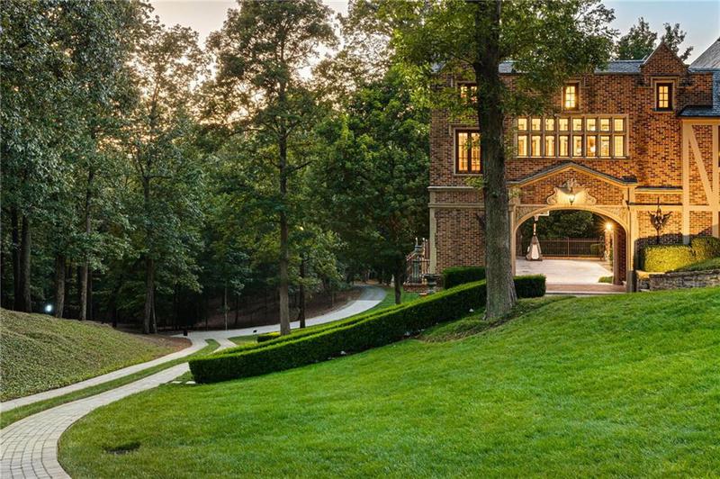 Image for property 4665 Riverview Road, Atlanta, GA 30327