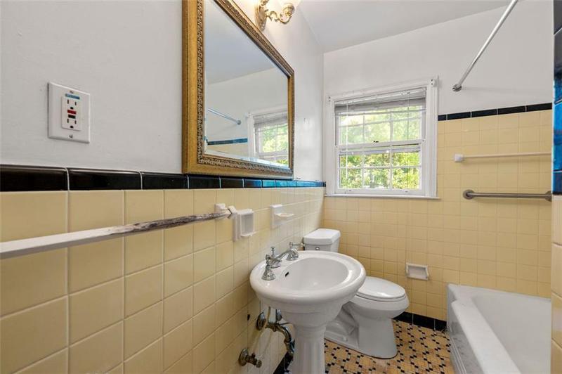 Image for property 2490 Cascade Road, Atlanta, GA 30311