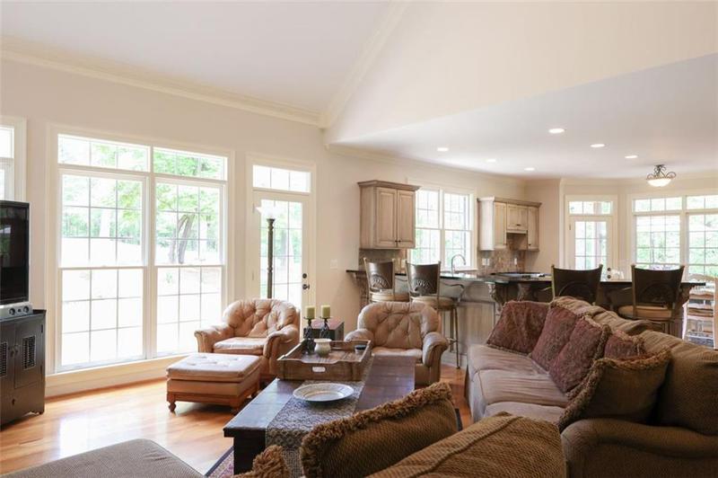 Image for property 8 Irwin Court, Rome, GA 30165