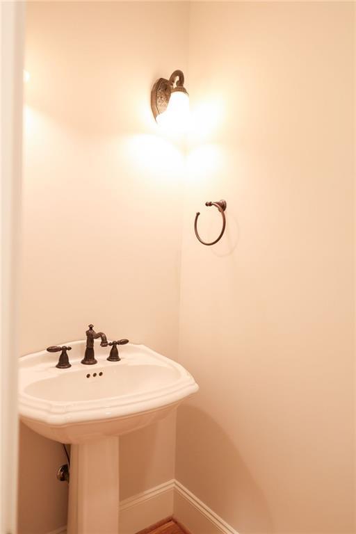 Image for property 8 Irwin Court, Rome, GA 30165