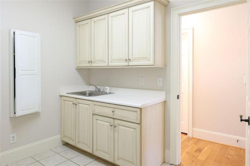 Image for property 8 Irwin Court, Rome, GA 30165