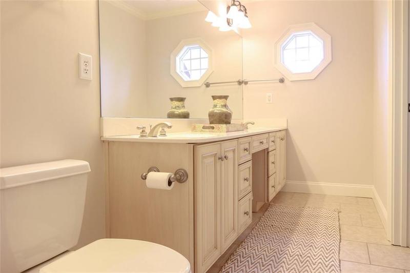 Image for property 8 Irwin Court, Rome, GA 30165