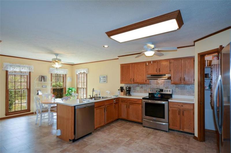Image for property 118 HERITAGE Way, Peachtree City, GA 30269