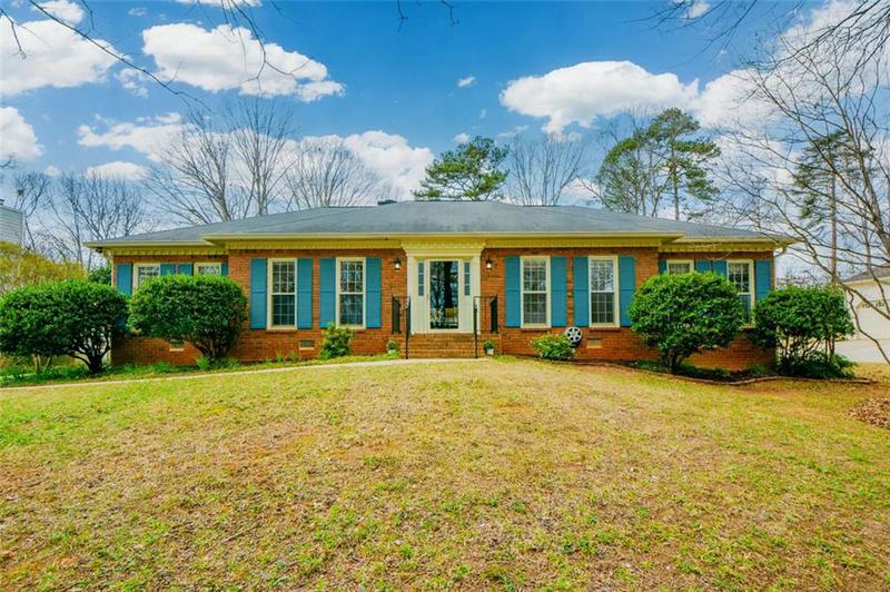 Image for property 118 HERITAGE Way, Peachtree City, GA 30269