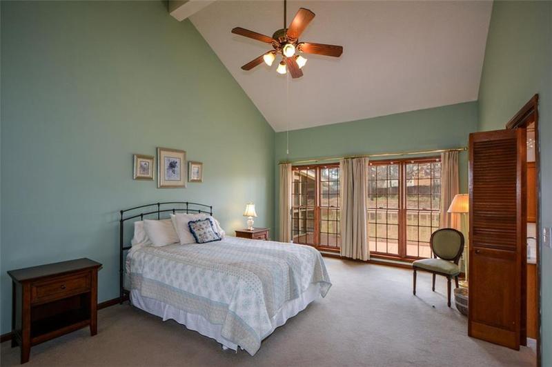 Image for property 118 HERITAGE Way, Peachtree City, GA 30269