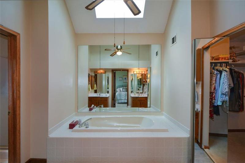 Image for property 118 HERITAGE Way, Peachtree City, GA 30269