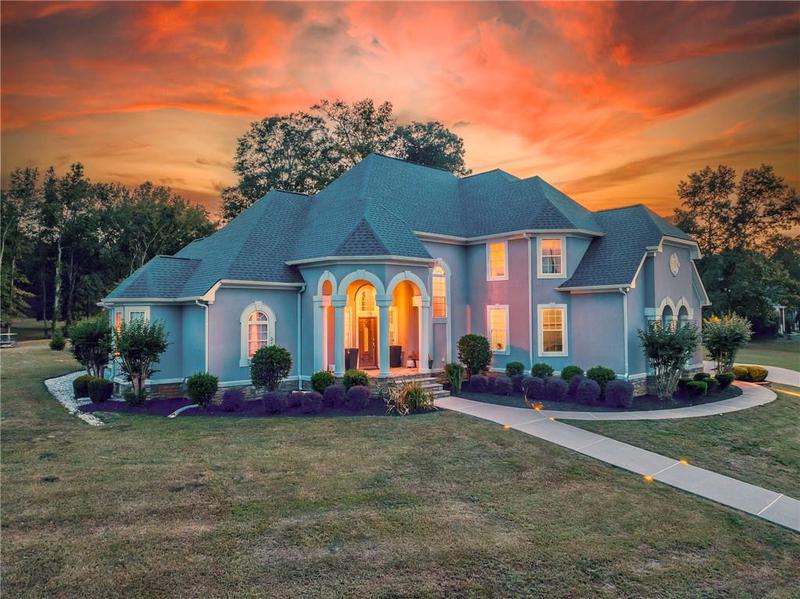 Image for property 31 Meadow Lakes Terrace, Cedartown, GA 30125